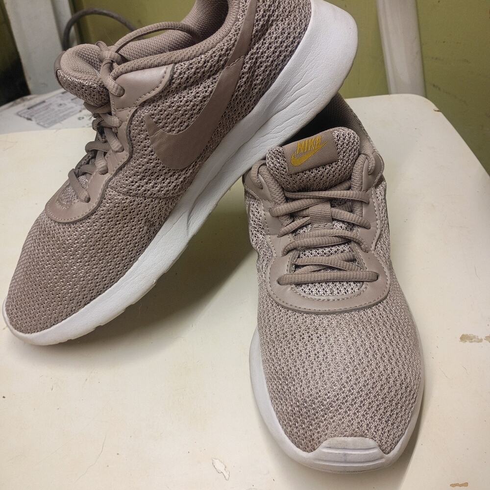Nike Tan Mesh Women's #812 655-204 Running Sneakers Size 9 1/2